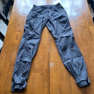La Sportiva women’s hiking & climbing Mantra pant – unworn